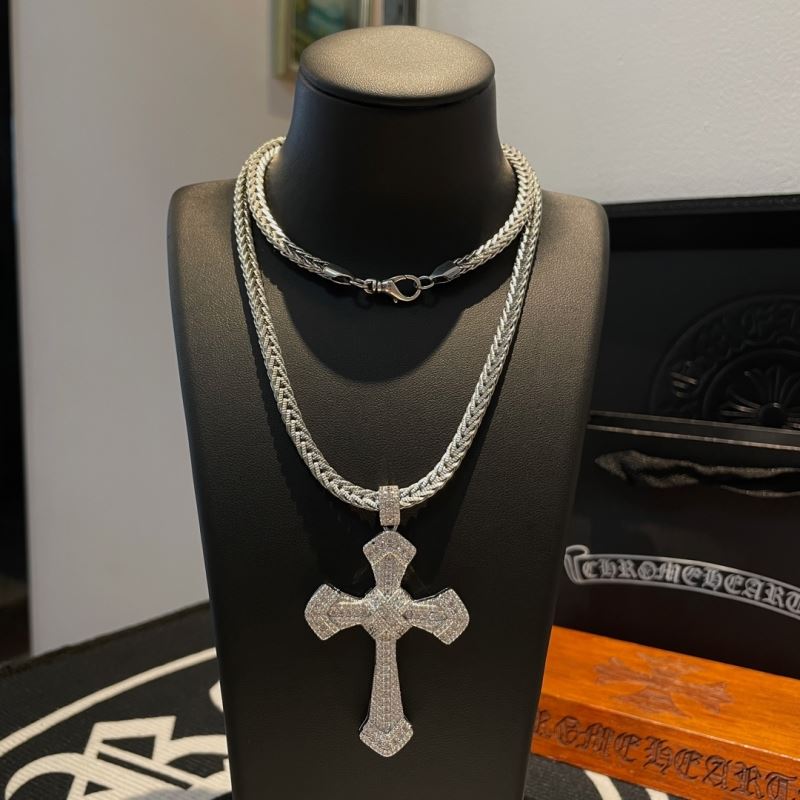 Ch*0me He**ts necklaces